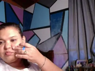 Beautifulchubbyqueen  live sex cam