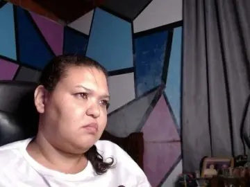 Beautifulchubbyqueen  live sex cam