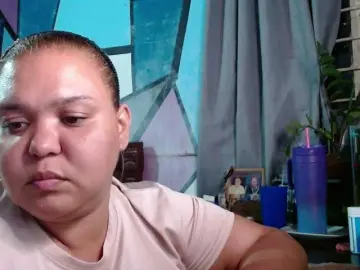 Beautifulchubbyqueen  live sex cam