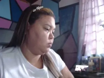 Beautifulchubbyqueen  live sex cam