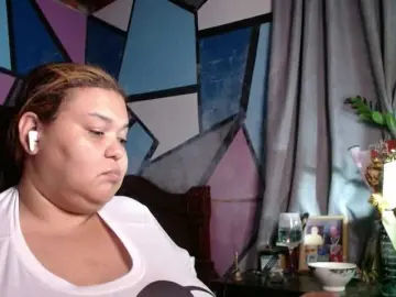 Beautifulchubbyqueen  live sex cam