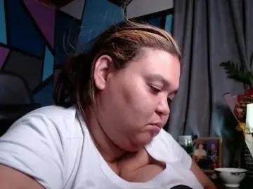 Beautifulchubbyqueen  live sex cam