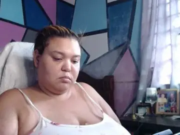 Beautifulchubbyqueen  live sex cam