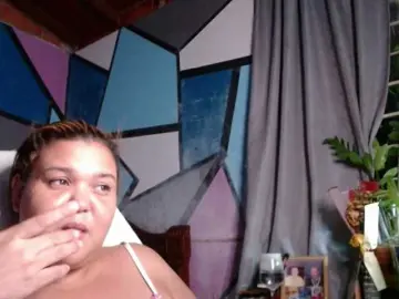 Beautifulchubbyqueen  live sex cam