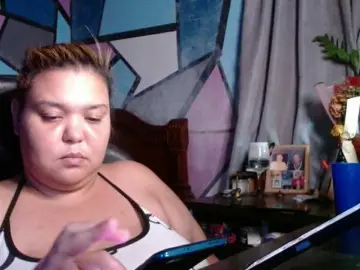 Beautifulchubbyqueen  live sex cam