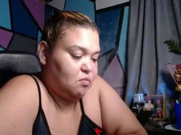 Beautifulchubbyqueen  live sex cam