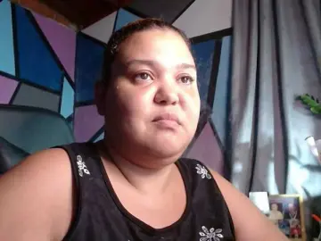 Beautifulchubbyqueen  live sex cam