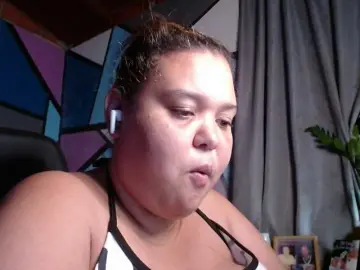 Beautifulchubbyqueen  live sex cam