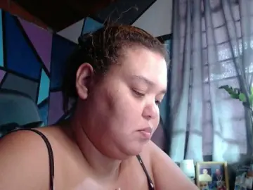 Beautifulchubbyqueen  live sex cam