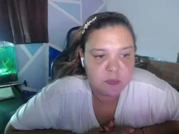 Beautifulchubbyqueen  live sex cam