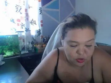 Beautifulchubbyqueen  live sex cam