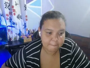 Beautifulchubbyqueen  live sex cam