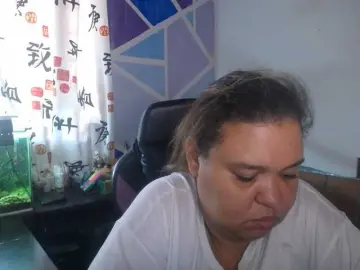 Beautifulchubbyqueen  live sex cam