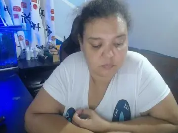 Beautifulchubbyqueen  live sex cam