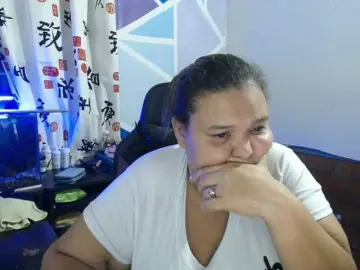 Beautifulchubbyqueen  live sex cam