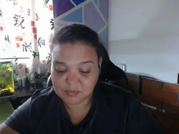Beautifulchubbyqueen  live sex cam