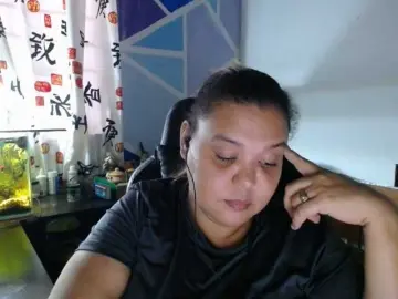 Beautifulchubbyqueen  live sex cam