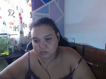 Beautifulchubbyqueen  live sex cam