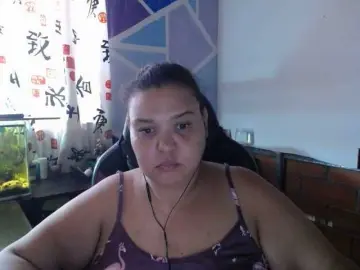 Beautifulchubbyqueen  live sex cam