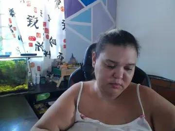 Beautifulchubbyqueen  live sex cam
