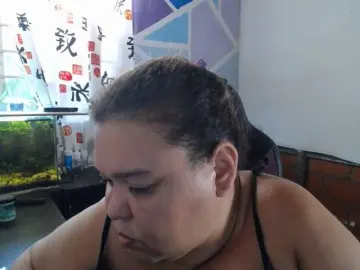 Beautifulchubbyqueen  live sex cam