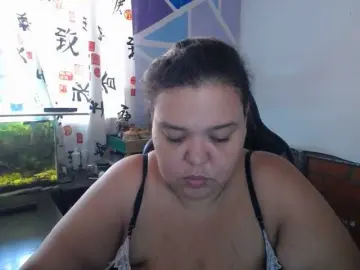 Beautifulchubbyqueen  live sex cam