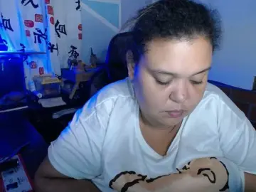 Beautifulchubbyqueen  live sex cam