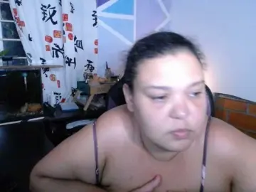 Beautifulchubbyqueen  live sex cam