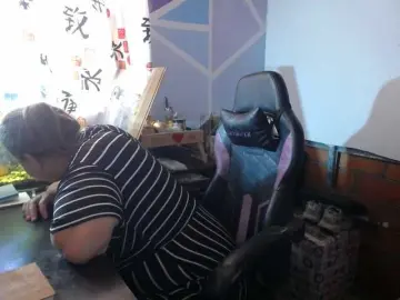 Beautifulchubbyqueen  live sex cam