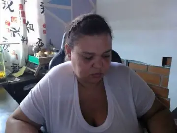 Beautifulchubbyqueen  live sex cam