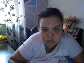 Beautifulchubbyqueen  live sex cam