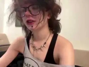 FinnyMonson  live sex cam