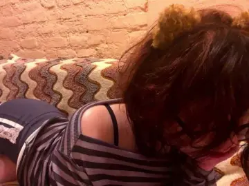 FinnyMonson  live sex cam
