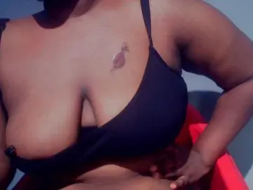 Freakyslut5  live sex cam