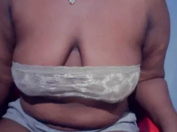 Freakyslut5  live sex cam