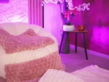 KiraKrush  live sex cam