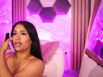 KiraKrush  live sex cam