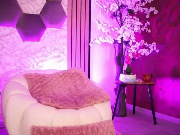 KiraKrush  live sex cam