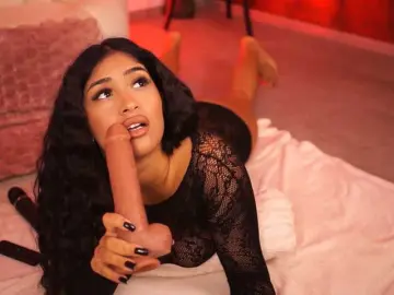 KiraKrush  live sex cam