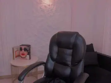 MaddisonLowe  live sex cam