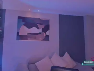 MaddisonLowe  live sex cam