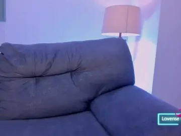 MaddisonLowe  live sex cam