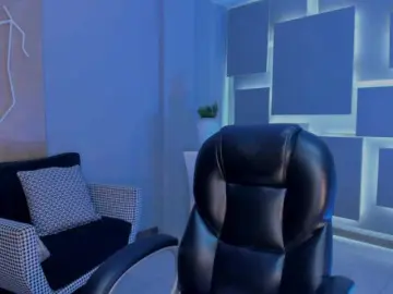 MaddisonLowe  live sex cam