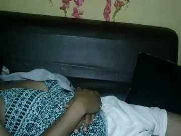 Pussy01lips  live sex cam