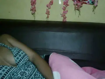 Pussy01lips  live sex cam