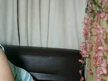 Pussy01lips  live sex cam