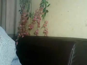 Pussy01lips  live sex cam