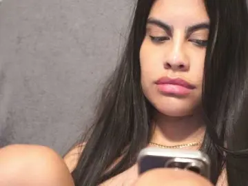 Capriciousqueen  live sex cam