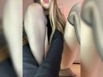 Sashhhkino  live sex cam