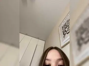 Sashhhkino  live sex cam